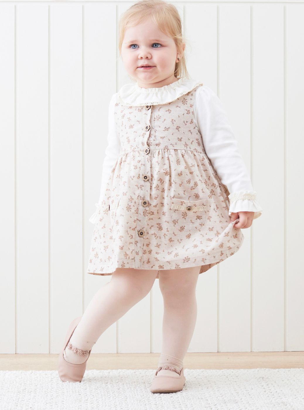 Bež dugmence haljina i košulja