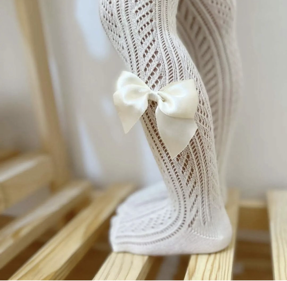 Bež hulahopke sa mašnom