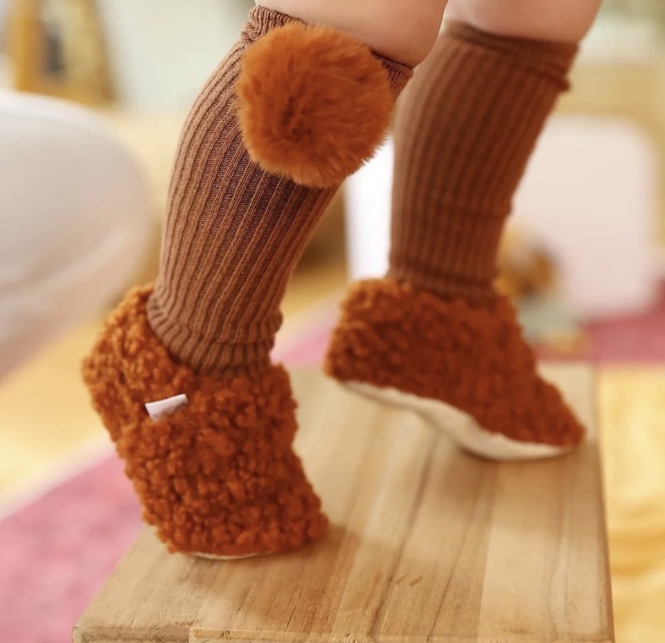 Braon čarape sa bućkama