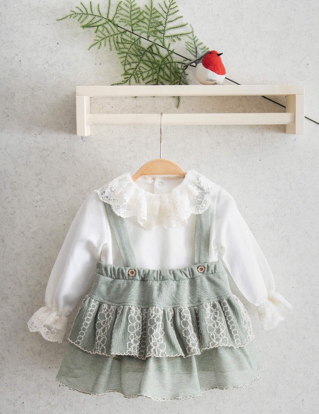 Zelena suknja na tregere sa majcom i trakom